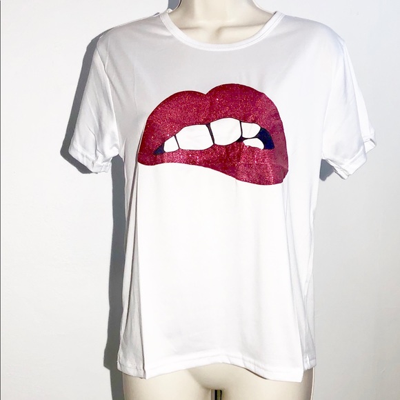 NEW..! Women’s M White T-Shirt RED LIPS👄GLITTER - Picture 5 of 8